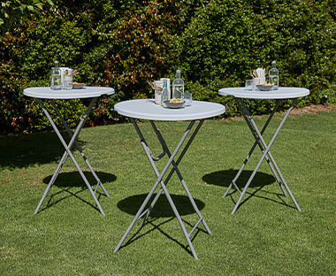 3 okrugla stola za kampovanje u bašti