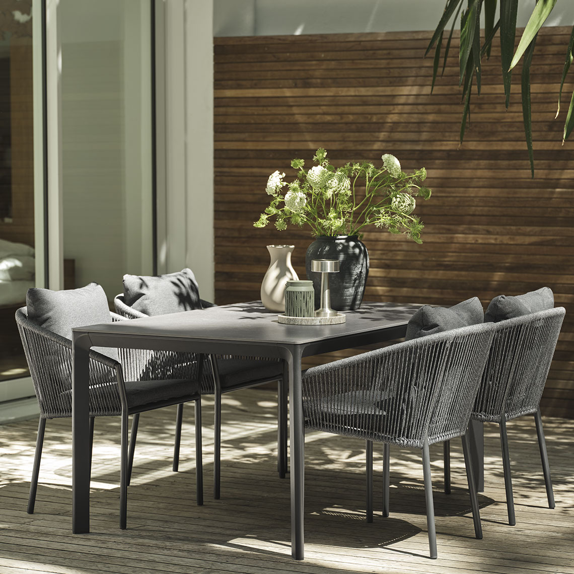 KUMLA baštenski sto GILJA baštenske stolice Baštenski sto i stolice za spoljašnji prostor