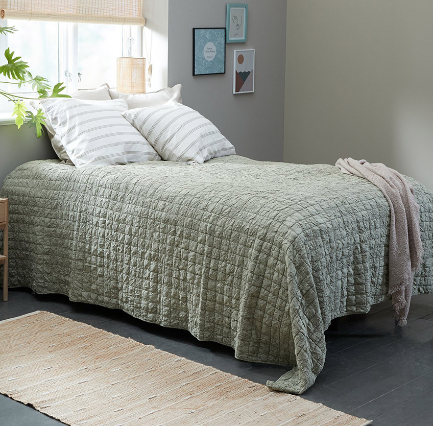 Prekrivač za krevet u zelenoj boji